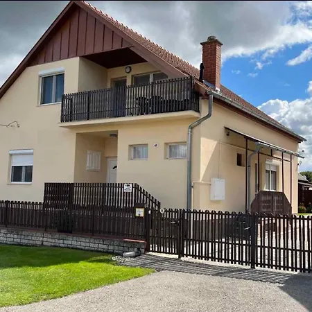 In Balatonbereny/balaton 18061 Balatonbereny