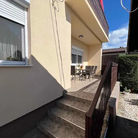 In Balatonbereny/balaton 18061 Apartment