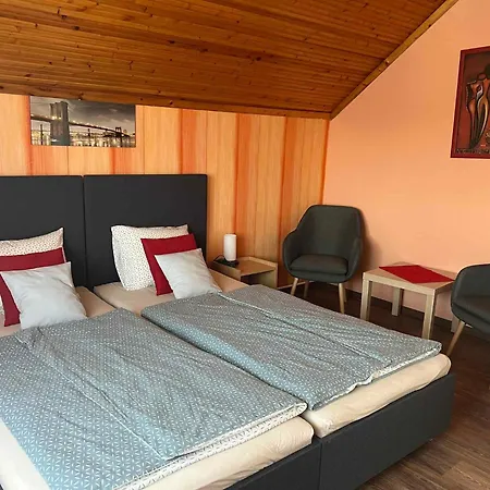 In - Balaton 18061 Balatonberény